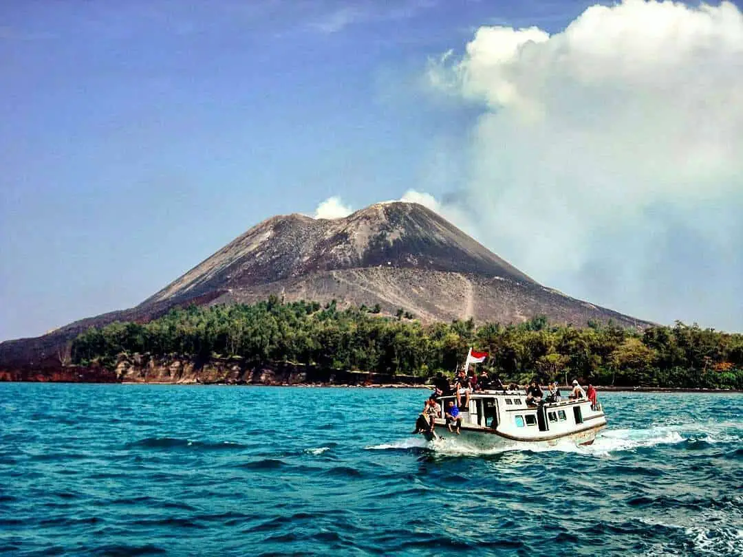 Top 10 Most Famous Indonesia Landmarks You Must Visit - EscapeNormal